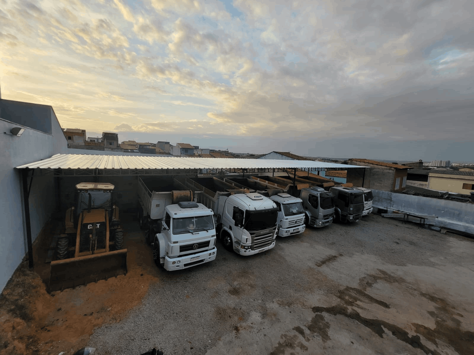 galeria de fotos da empresa construmax locacao e transporte em terraplenagem em Sorocaba